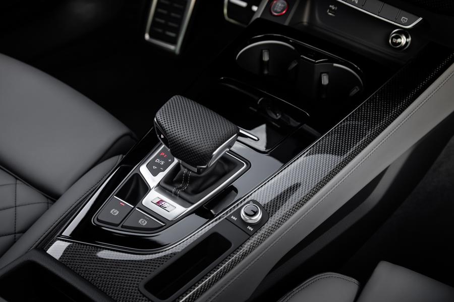 Детали интерьера Audi S4 Sedan TDI (B9) 2020 года  (WW) (фото 28 из 40)